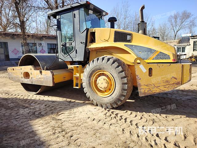 整机左侧（设备外观及核心部件）