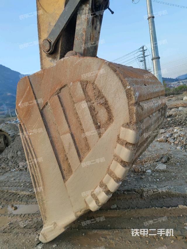 鏟斗右后整體（工作和回轉(zhuǎn)裝置）