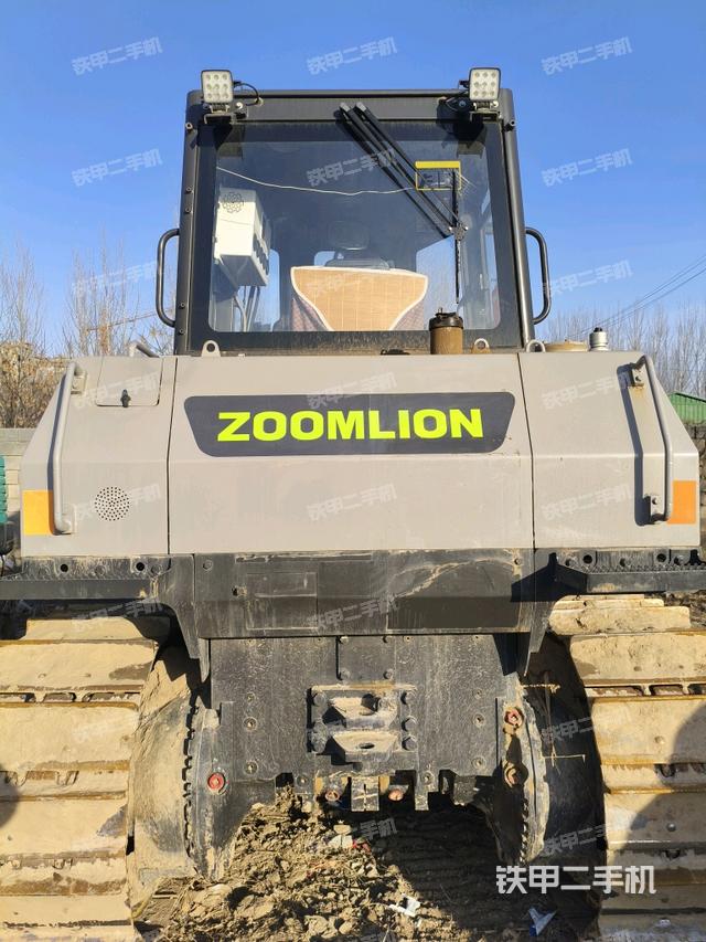 設備正后全景(推土機整車外觀) 設備正后全景(推土機整車外觀)