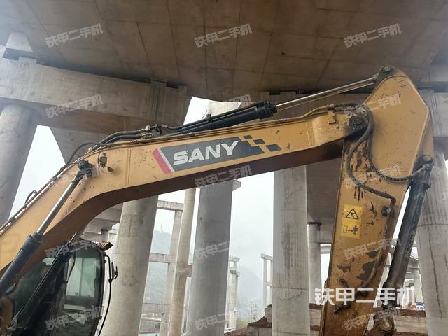 大臂油缸整體?豎拍(工作和回轉(zhuǎn)裝置) 大臂油缸整體?豎拍(工作和回轉(zhuǎn)裝置)