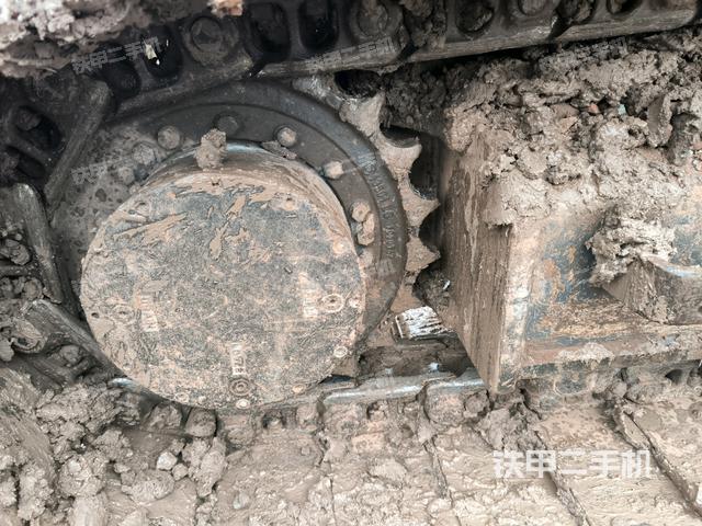 右驅(qū)動輪（行走機(jī)構(gòu)）