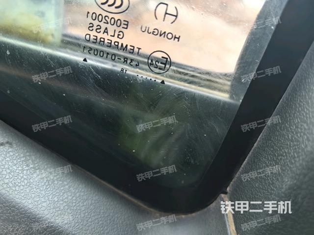 右側(cè)玻璃角標(biāo)（駕駛室部分）