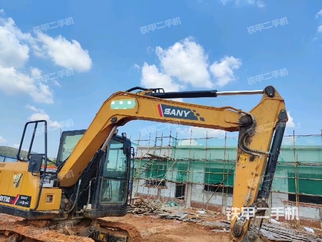 大臂整体 右侧(工作和回转装置) 大臂整体 右侧(工作和回转装置)