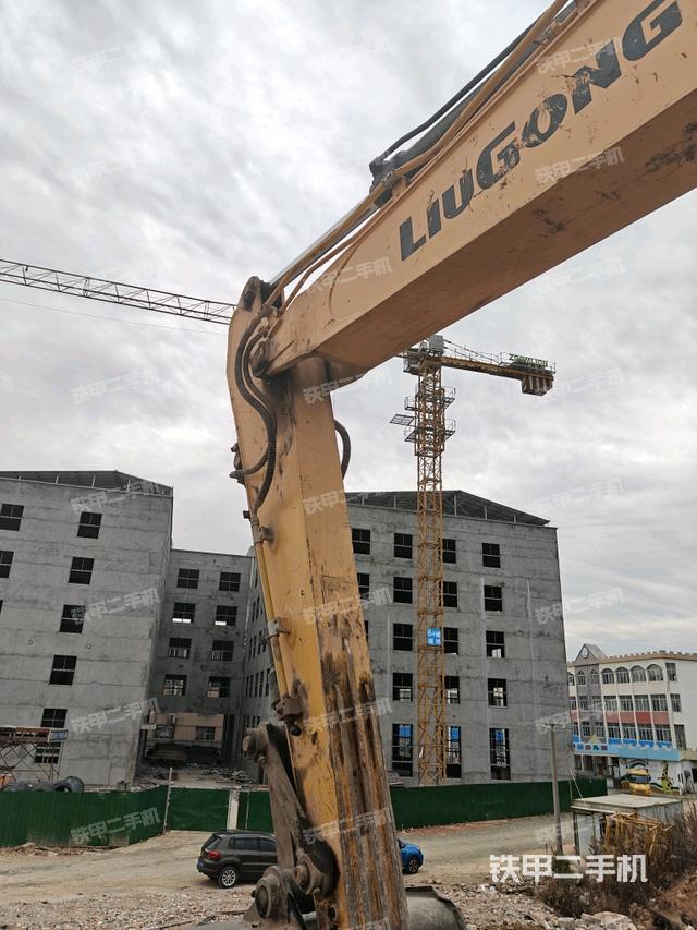 小臂整體左后(工作和回轉(zhuǎn)裝置) 小臂整體左后(工作和回轉(zhuǎn)裝置)
