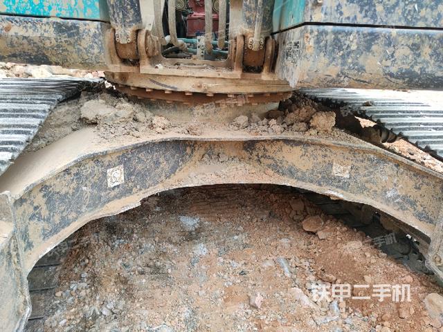 轉(zhuǎn)盤和下車架正前(工作和回轉(zhuǎn)裝置) 轉(zhuǎn)盤和下車架正前(工作和回轉(zhuǎn)裝置)