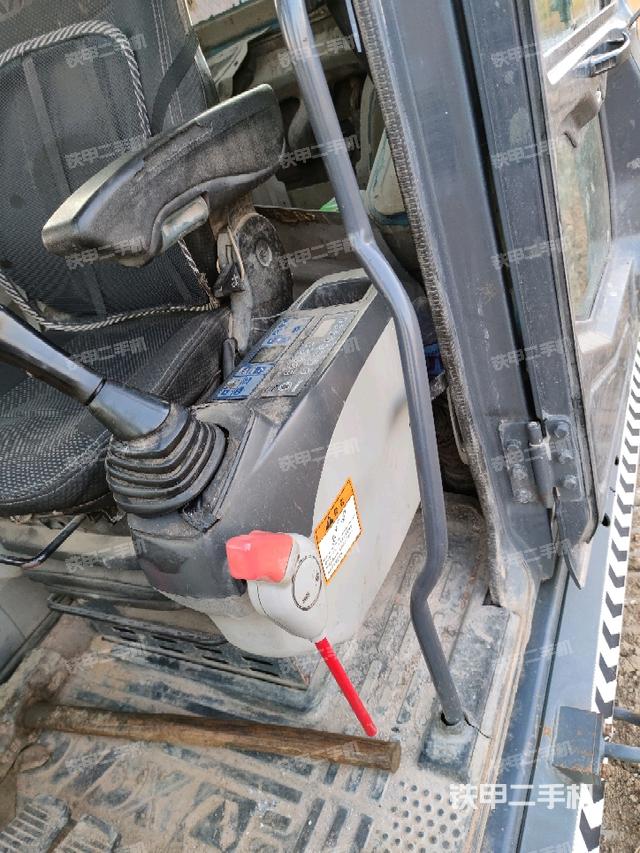 座椅左側(cè)控制臺(tái)/音響/含左手柄（駕駛室部分）