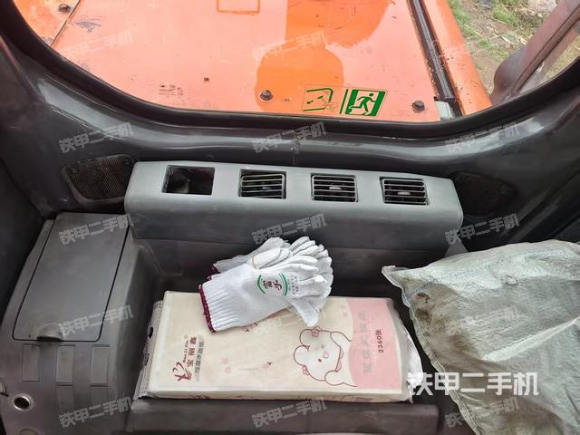 后窗玻璃角標(biāo)（駕駛室部分）