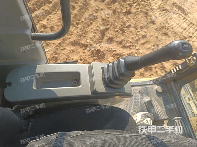 座椅左側(cè)控制臺/音響/含左手柄（駕駛室部分）