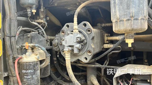 液壓泵斜45?右(大件艙室) 液壓泵斜45?右(大件艙室)