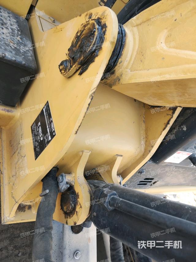 大臂根部?斜（工作和回轉(zhuǎn)裝置）