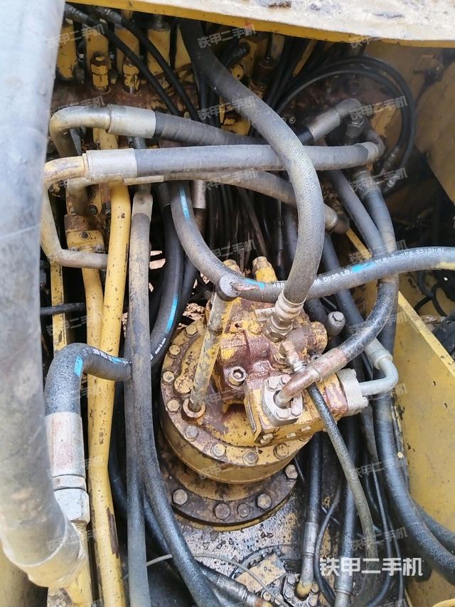 回轉(zhuǎn)馬達和主控閥（整機外觀）