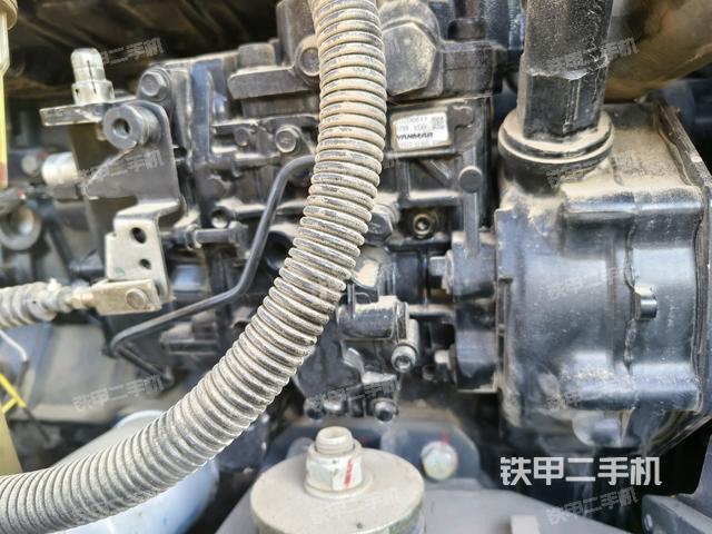 發(fā)動(dòng)機(jī)室（上車部件）