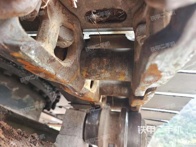 右驅(qū)動(dòng)輪（行走機(jī)構(gòu)）