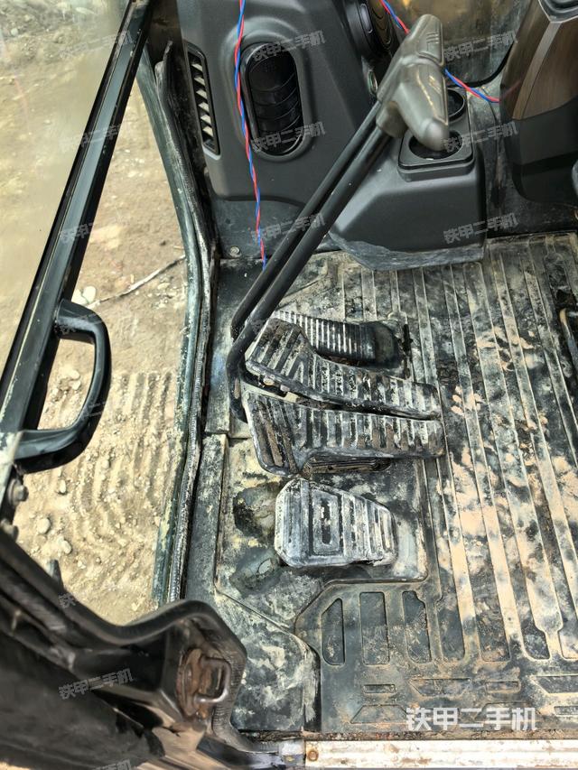 座椅左側(cè)控制臺/音響/含左手柄（駕駛室部分）