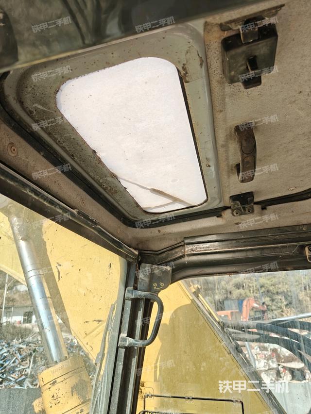 右側(cè)玻璃角標（駕駛室部分）