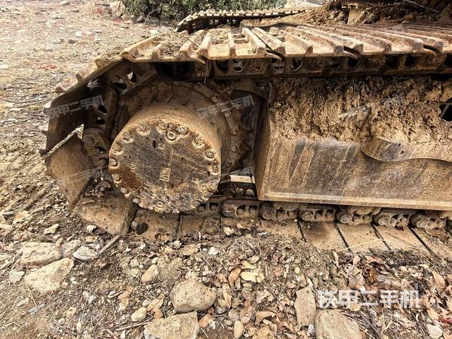 右驱动轮（行走机构）