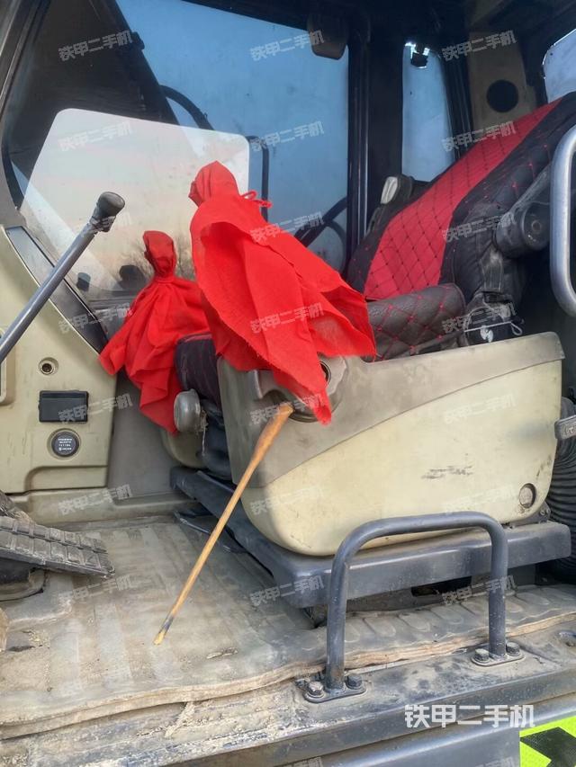 駕駛室整體（整機外觀）