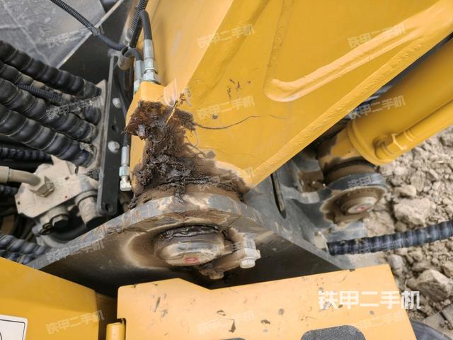 大臂根部?斜（工作和回轉(zhuǎn)裝置）