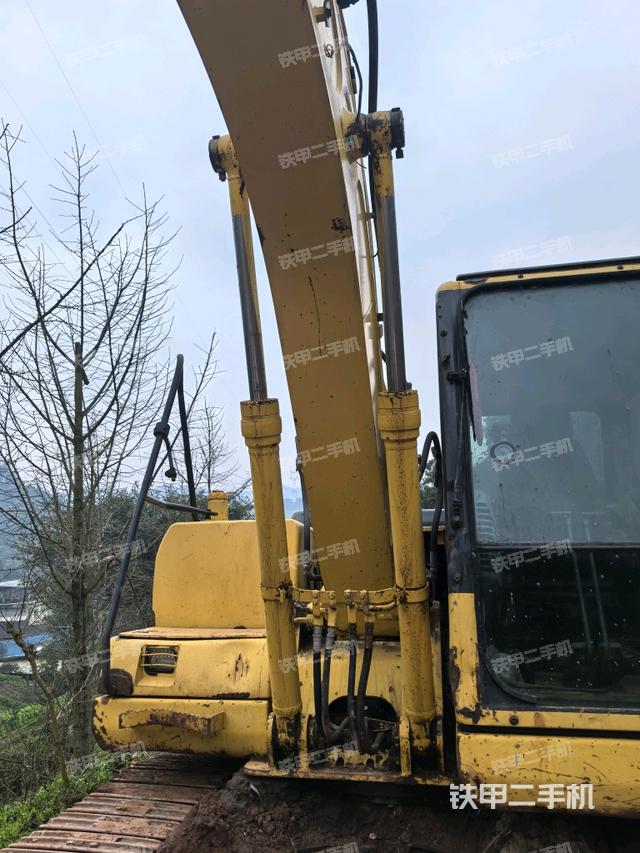 大臂油缸整體?豎拍(工作和回轉(zhuǎn)裝置) 大臂油缸整體?豎拍(工作和回轉(zhuǎn)裝置)