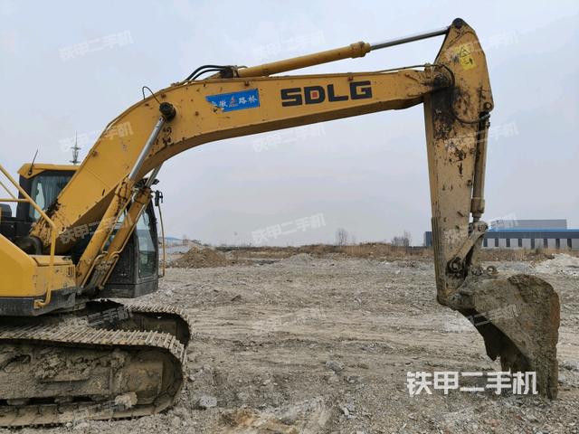 小臂整體左后（工作和回轉(zhuǎn)裝置）