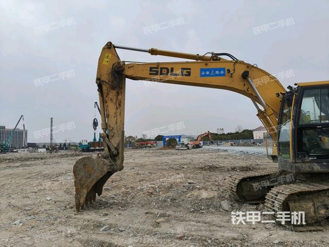 大臂整體?右側(cè)（工作和回轉(zhuǎn)裝置）