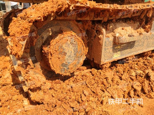 右驱动轮(行走机构) 右驱动轮(行走机构)