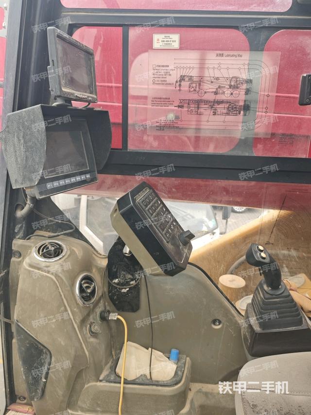 工作小时表（起重机驾驶室正侧及内部，操作室及内部）