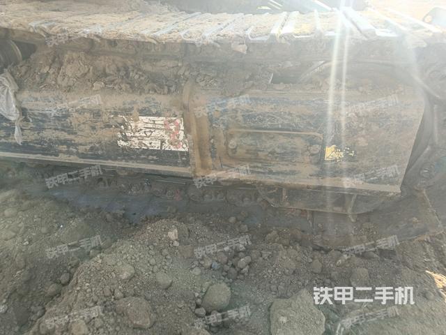 右側(cè)履帶整體?（行走機(jī)構(gòu)）