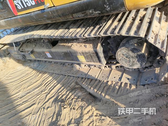 右側(cè)履帶整體?（行走機(jī)構(gòu)）