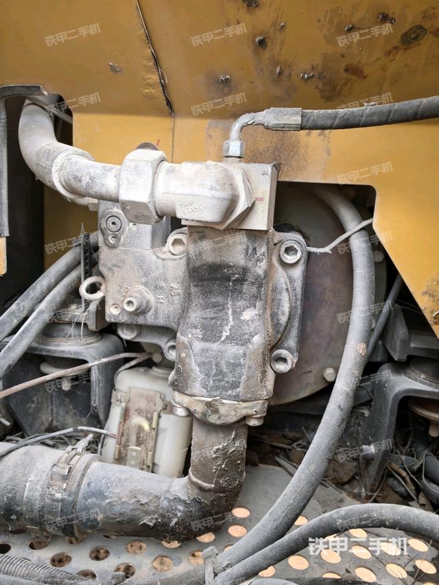 液壓泵艙室正面整體（整機(jī)外觀）