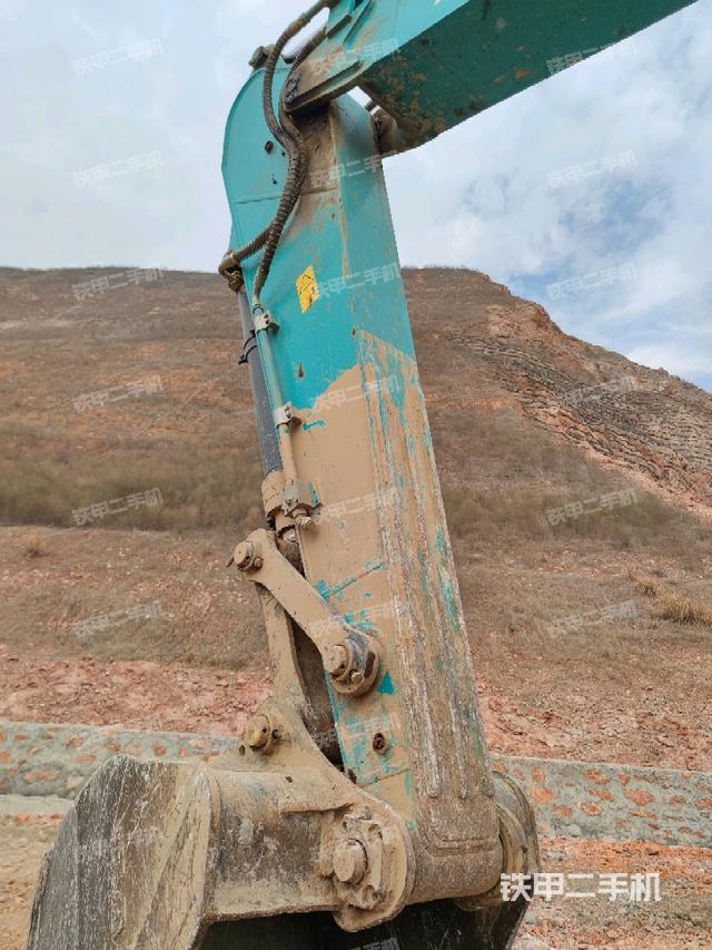 小臂整體左后(工作和回轉(zhuǎn)裝置) 小臂整體左后(工作和回轉(zhuǎn)裝置)