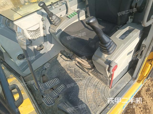 座椅后部（駕駛室部分）