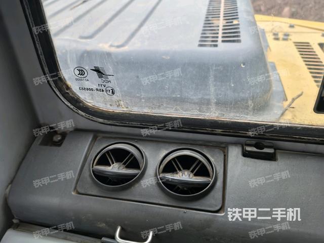 駕駛室正側(cè)(駕駛室部分) 駕駛室正側(cè)(駕駛室部分)