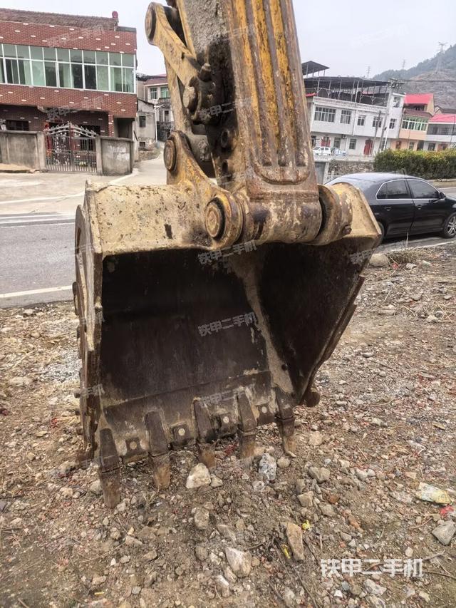 小臂整体左后（工作和回转装置）