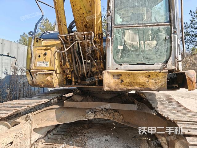 大臂油缸整體?豎拍（工作和回轉(zhuǎn)裝置）