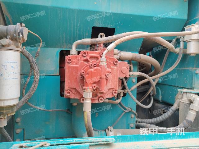 液壓泵斜45?右(大件艙室) 液壓泵斜45?右(大件艙室)