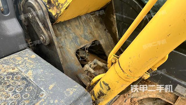 大臂根部?斜視(工作和回轉(zhuǎn)裝置) 大臂根部?斜視(工作和回轉(zhuǎn)裝置)