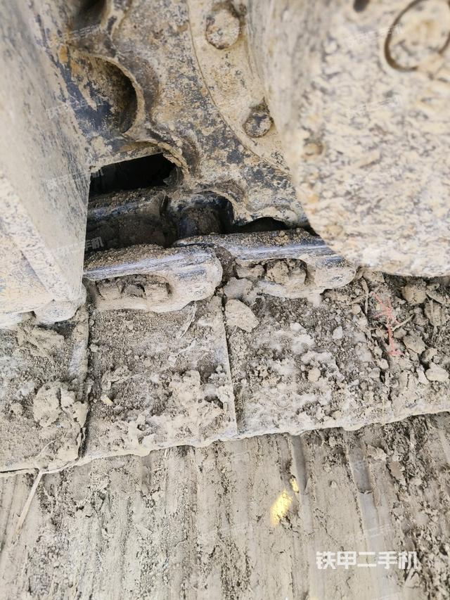 左側(cè)履帶整體?（行走機(jī)構(gòu)）