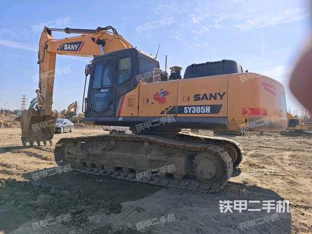 駕駛室頂部（整機外觀）