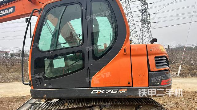 ?駕駛室正側(cè)(駕駛室部分) ?駕駛室正側(cè)(駕駛室部分)