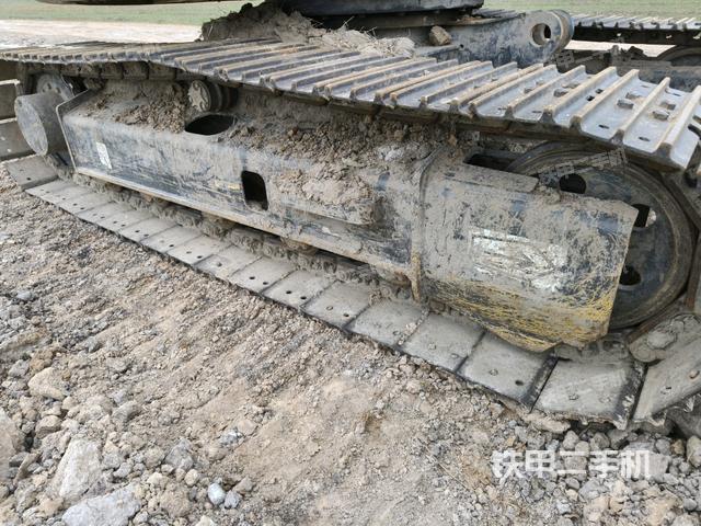 右側(cè)履帶整體?（行走機(jī)構(gòu)）