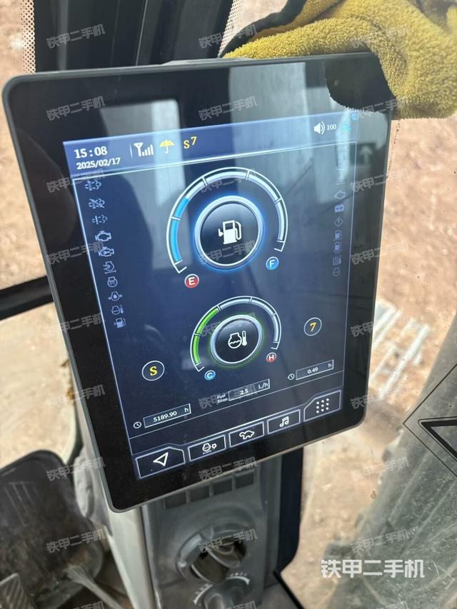 駕駛室左后45度(駕駛室部分) 駕駛室左后45度(駕駛室部分)