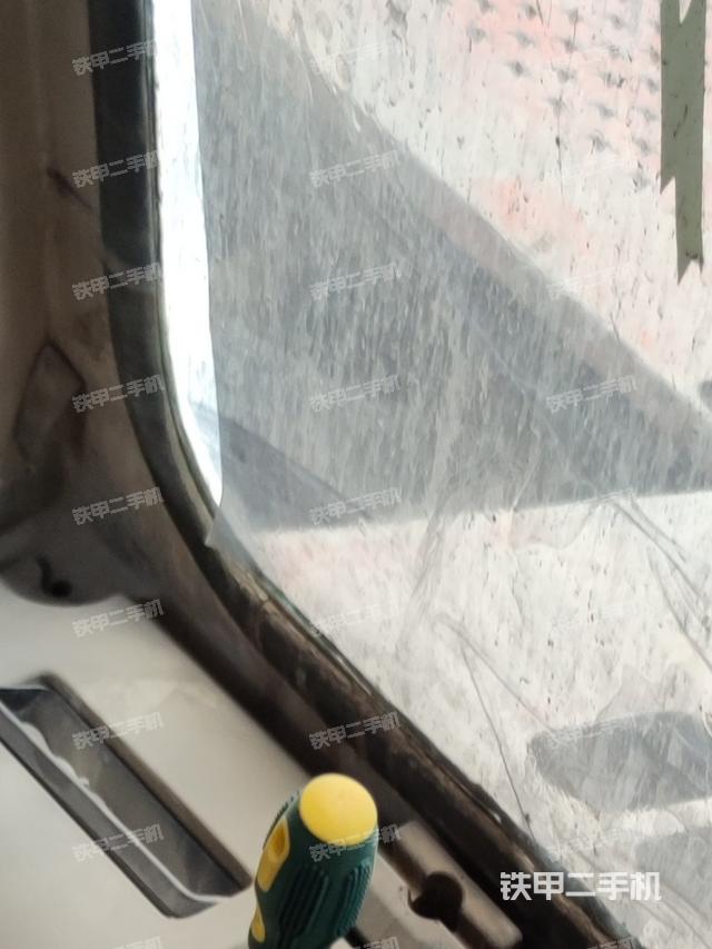 后窗玻璃角標(biāo)(駕駛室部分) 后窗玻璃角標(biāo)(駕駛室部分)