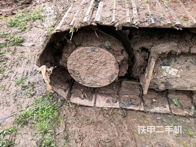 左驅(qū)動(dòng)輪（行走機(jī)構(gòu)）