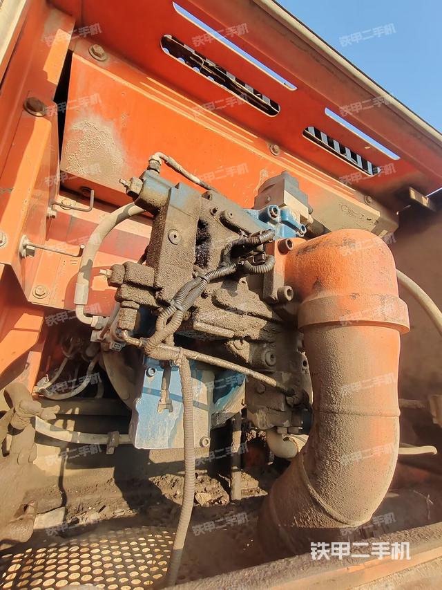 液壓泵斜45?右（大件艙室）