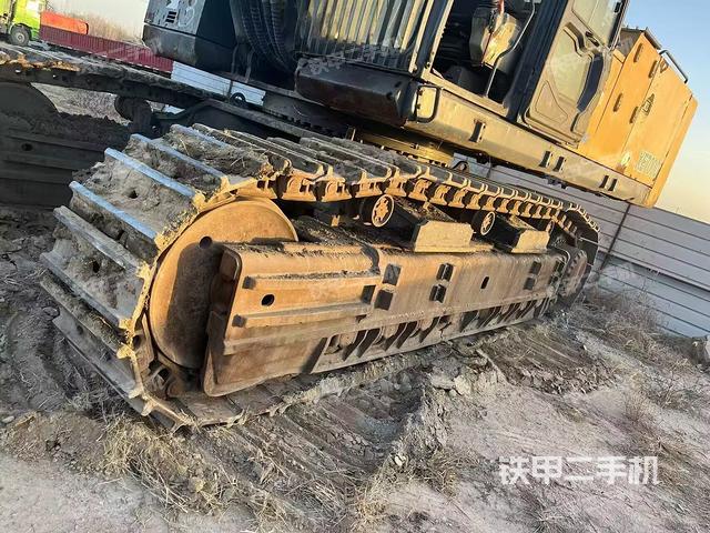 單側(cè)履帶整體（整機(jī)外觀）