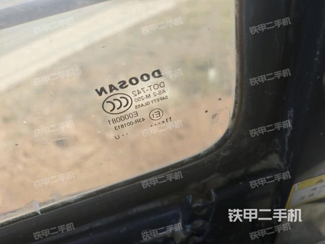 后窗玻璃角標(biāo)（駕駛室部分）