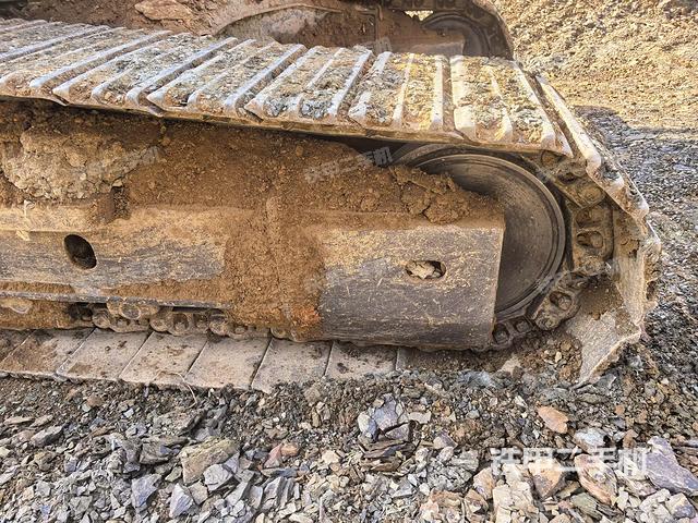 左导向轮(行走机构) 左导向轮(行走机构)