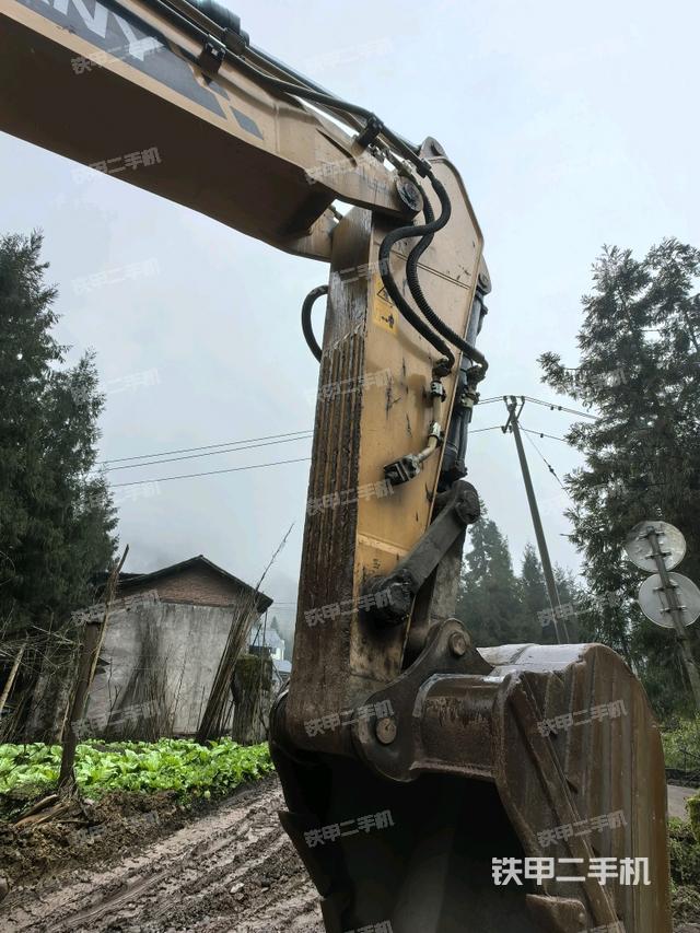 大臂根部?斜視(工作和回轉(zhuǎn)裝置) 大臂根部?斜視(工作和回轉(zhuǎn)裝置)