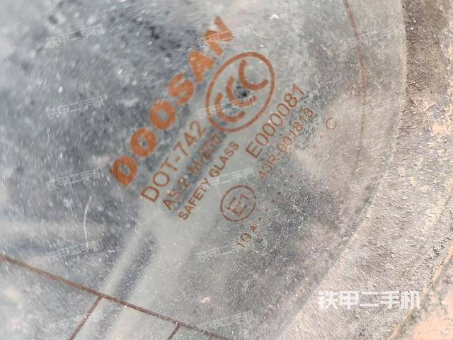 后窗玻璃角標(biāo)（駕駛室部分）